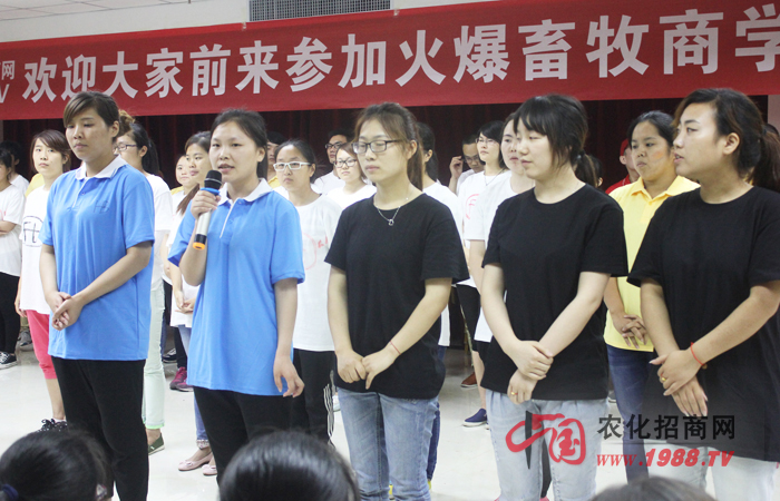 為期兩天一晚的團(tuán)隊(duì)凝聚力訓(xùn)練營(yíng)拉開了帷幕,很幸運(yùn)也很感激能參加這次培訓(xùn),雖然在以往也參加過類似的培訓(xùn),但是每一次的培訓(xùn)都會(huì)帶來不一樣的感覺和感受